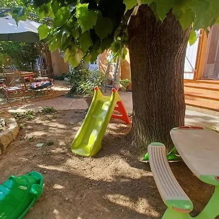 بيت للعطل Family Eco Mas